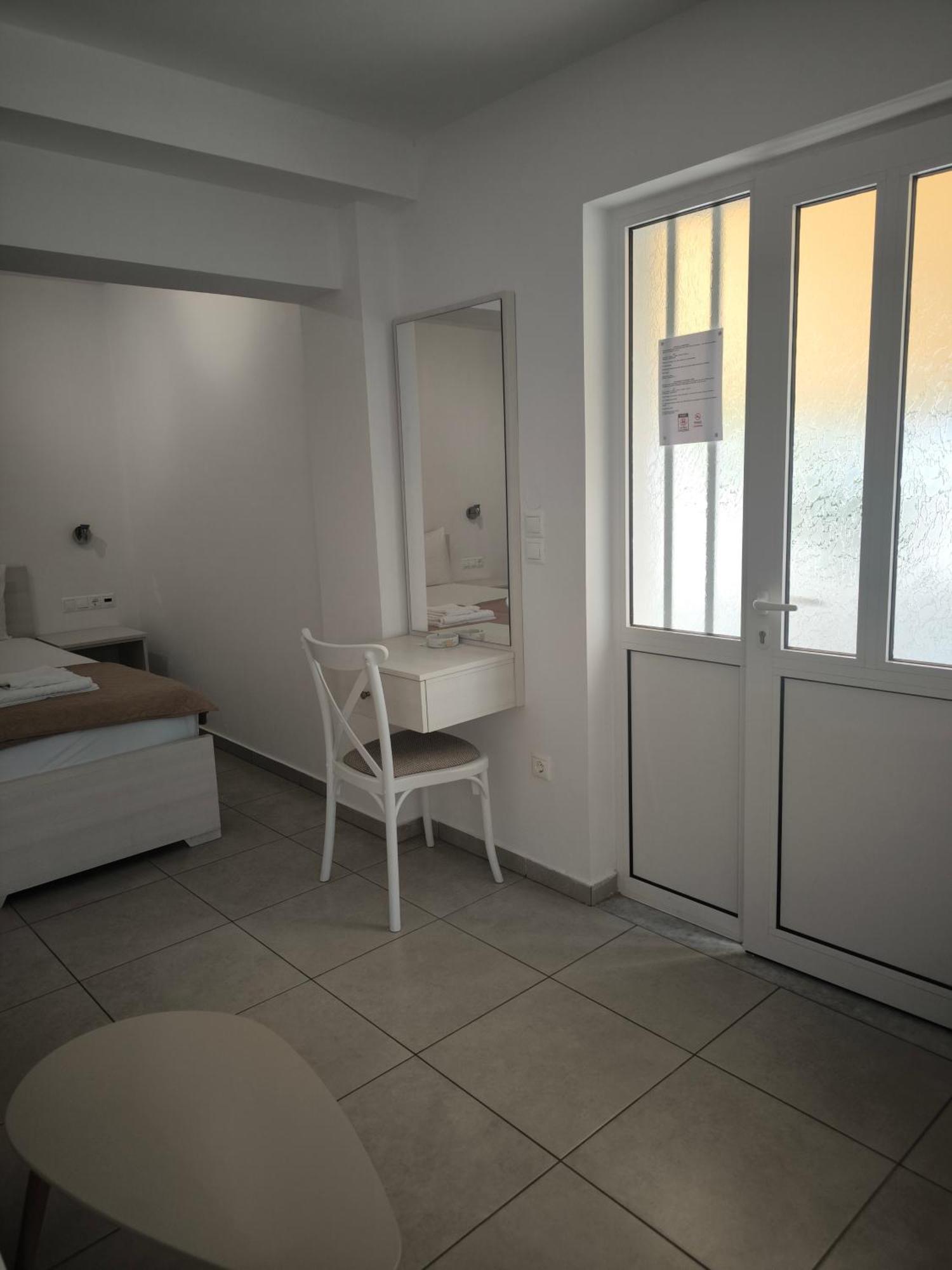 Alexia Rooms Paleochora Exterior foto