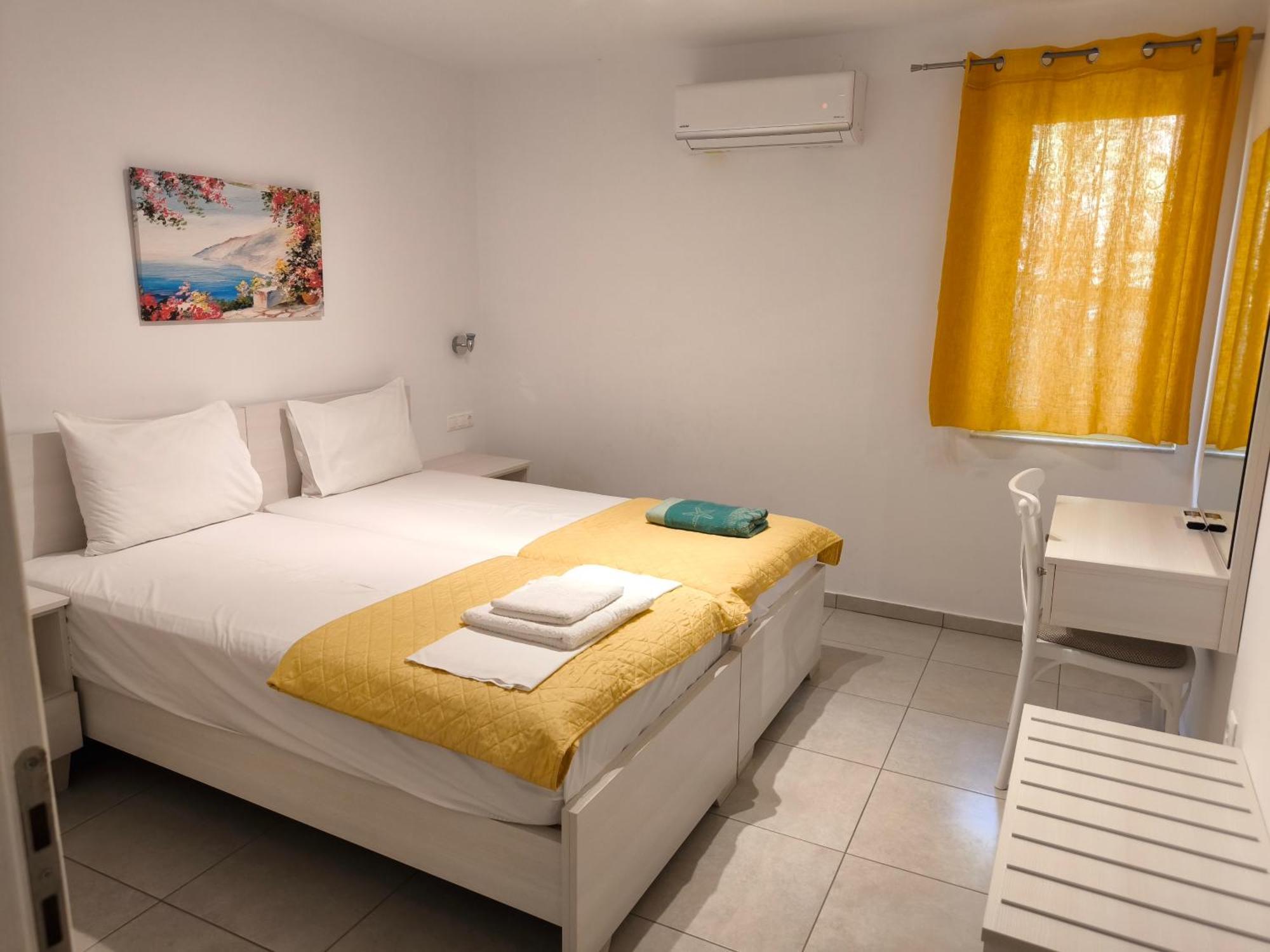 Alexia Rooms Paleochora Exterior foto