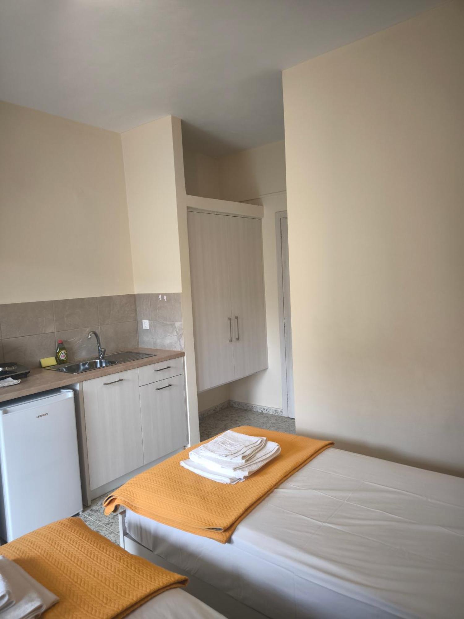 Alexia Rooms Paleochora Exterior foto