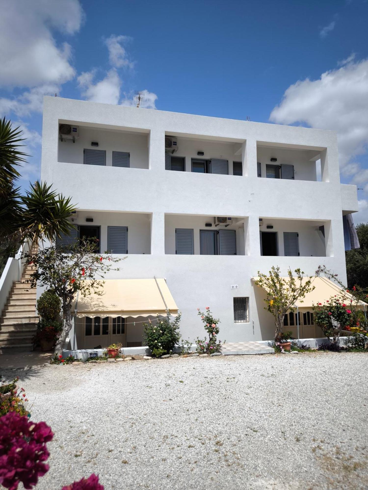 Alexia Rooms Paleochora Exterior foto